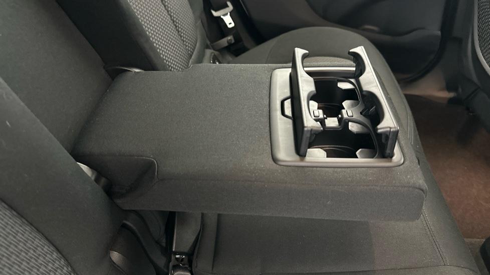 Rear Armrest/ Cup Holder