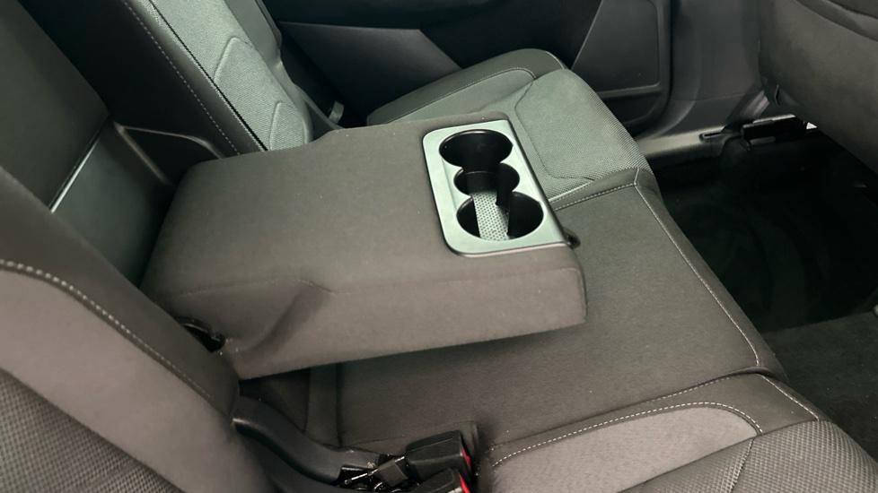 Rear Armrest/ Cup Holder