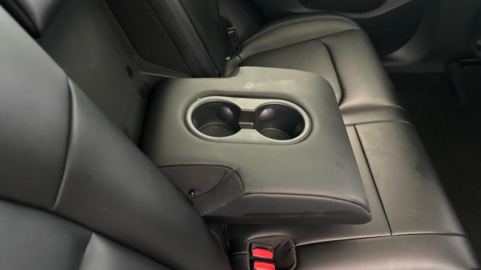 Rear Armrest/ Cup Holder