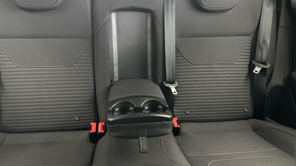 Rear Armrest/ Cup Holder