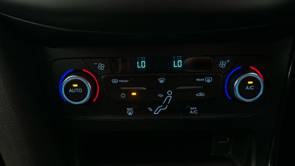 Air Conditioning /Dual Climate Control 