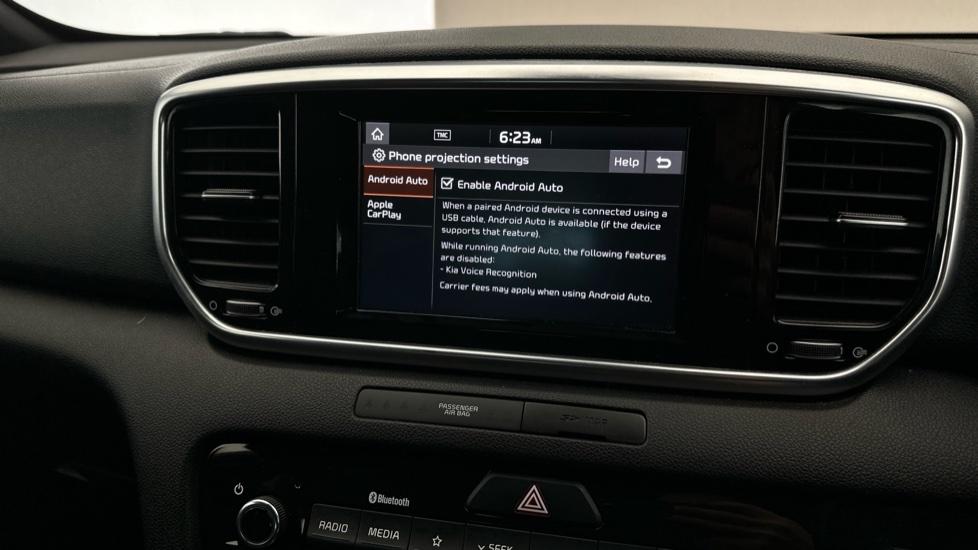 Apple Car Play & Android Auto