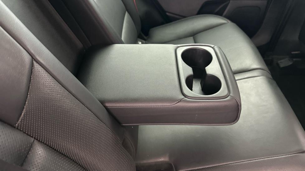 Rear Armrest/ Cup Holder