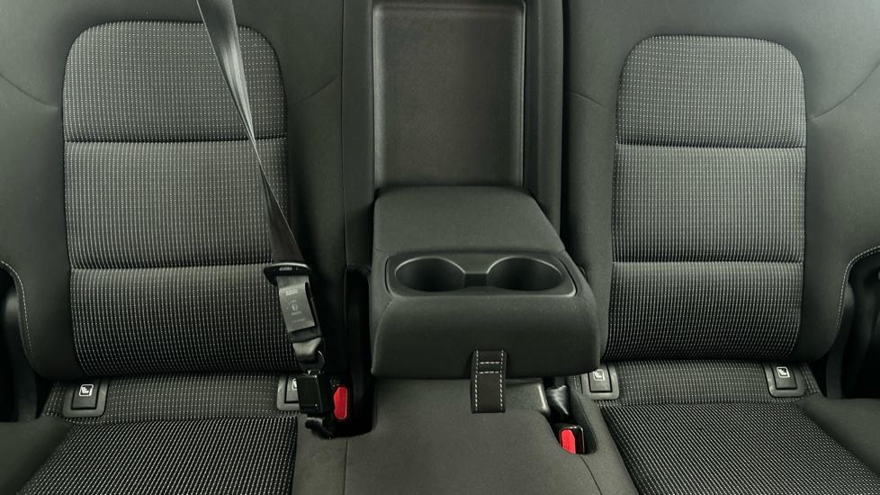 Rear Armrest/ Cup Holder