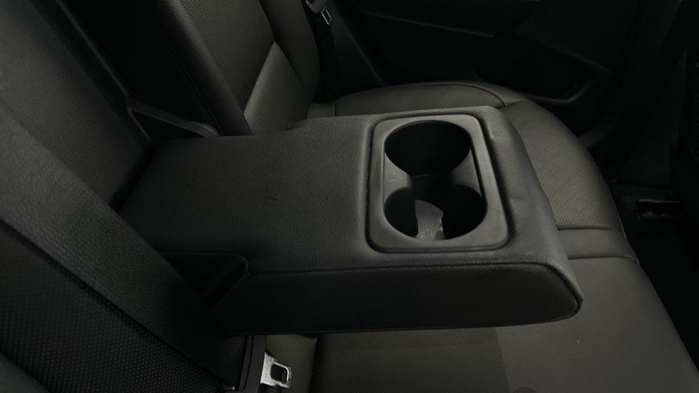 Rear Armrest/ Cup Holder