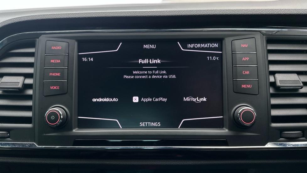 Apple Car Play & Android Auto