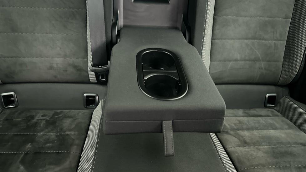 Rear Armrest/ Cup Holder