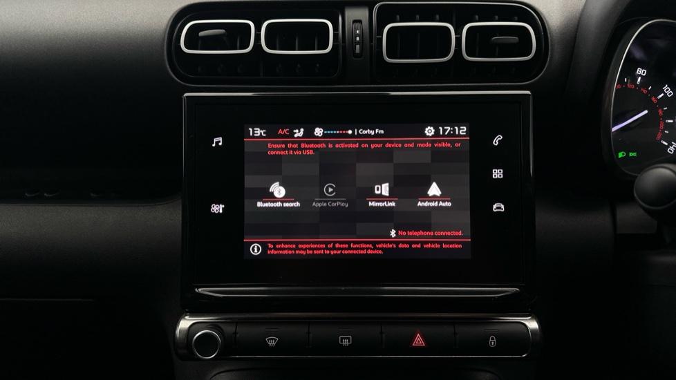 Bluetooth / Apple CarPlay / Android Auto 