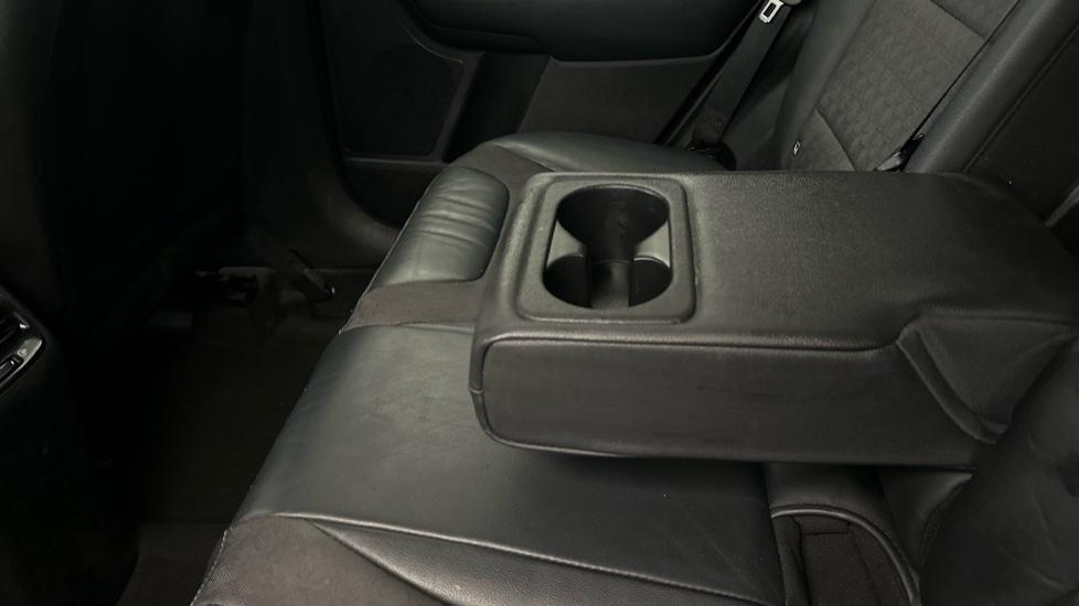 Rear Armrest/ Cup Holder