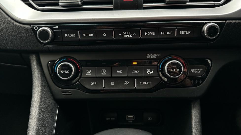 Air Conditioning /Dual Climate Control 