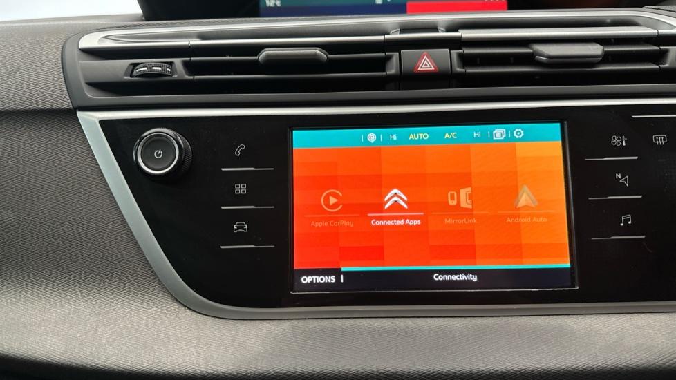 Apple Car Play & Android Auto