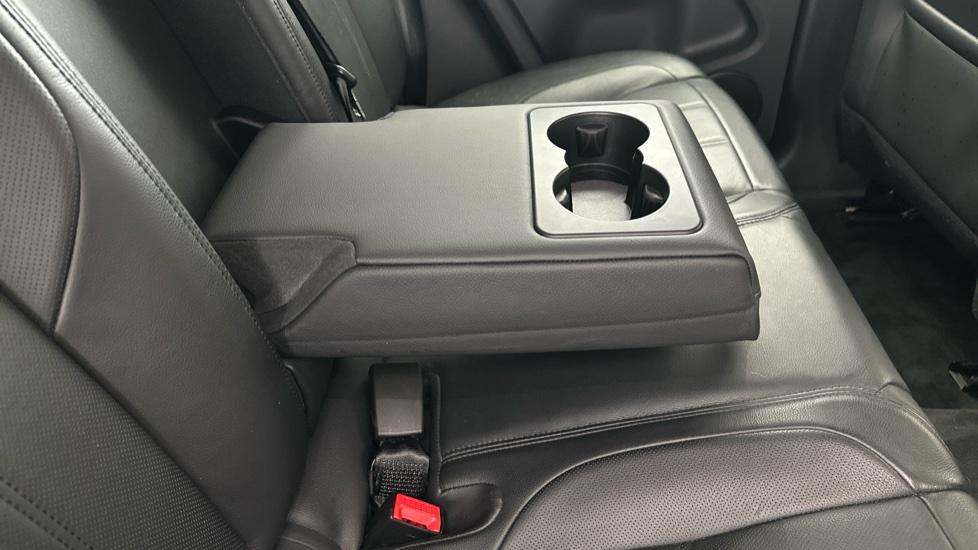 Rear Armrest/ Cup Holder