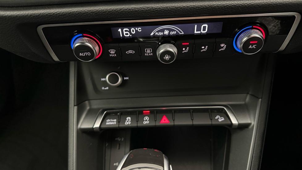 Air Conditioning /Dual Climate Control /Auto Stop/Start 