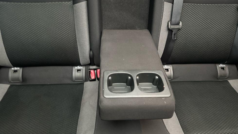 Rear Armrest/ Cup Holder