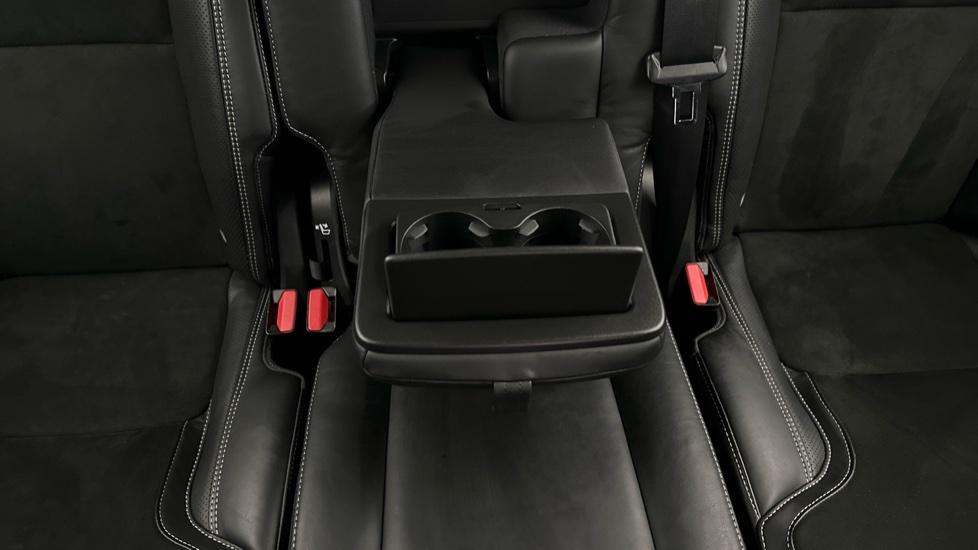 Rear Armrest/ Cup Holder