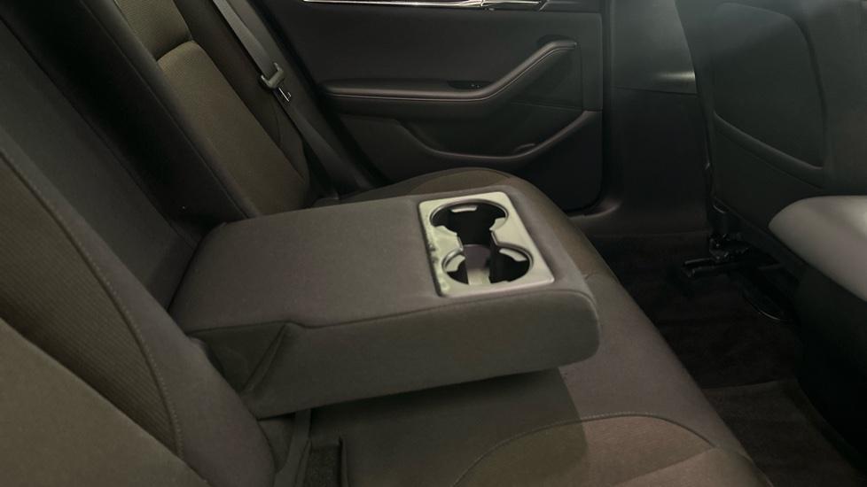 Rear Armrest/ Cup Holder