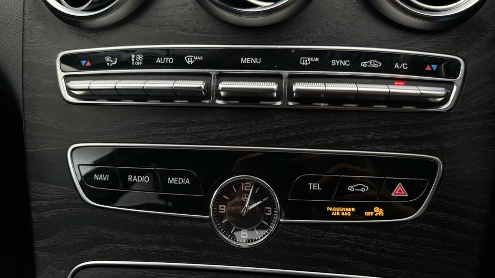 Air Conditioning /Dual Climate Control 