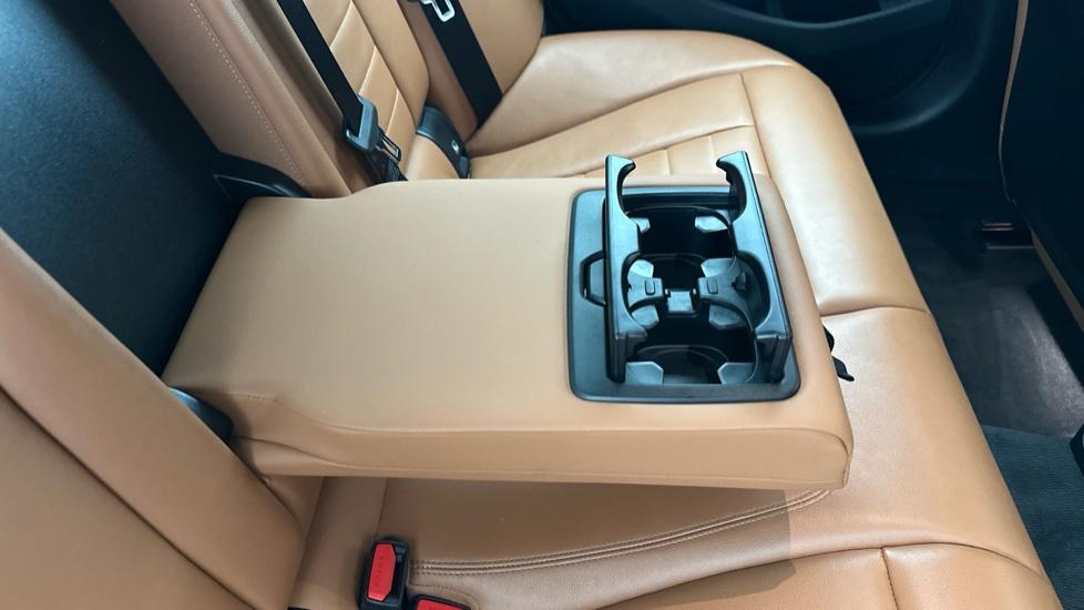 Rear Armrest/ Cup Holder