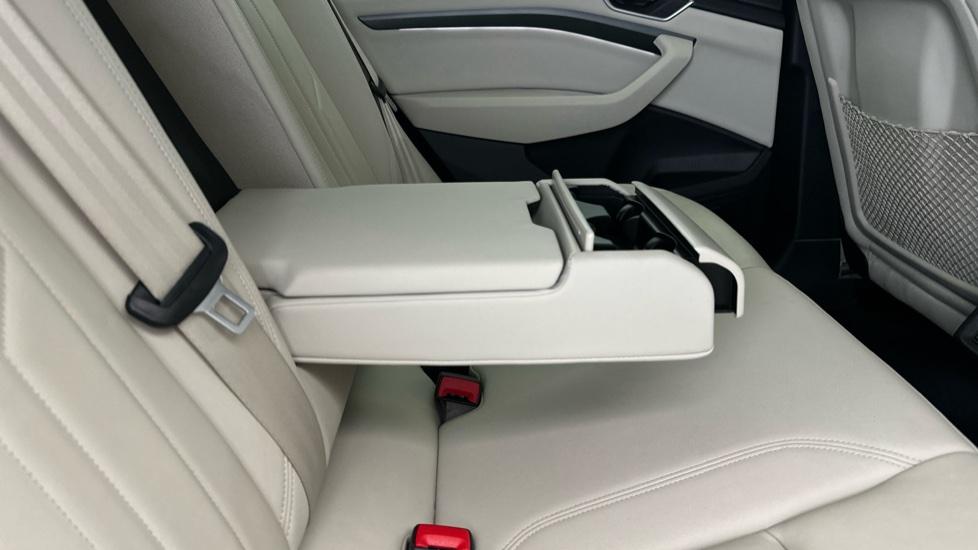 Rear Armrest/ Cup Holder