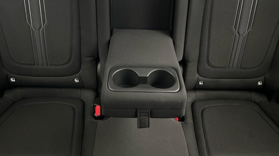 Rear Armrest/ Cup Holder