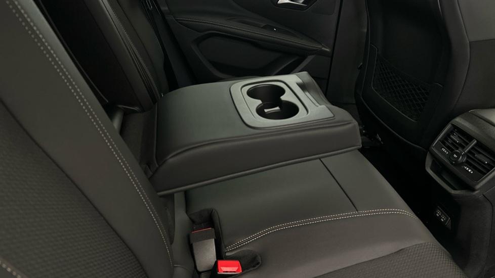 Rear Armrest/ Cup Holder