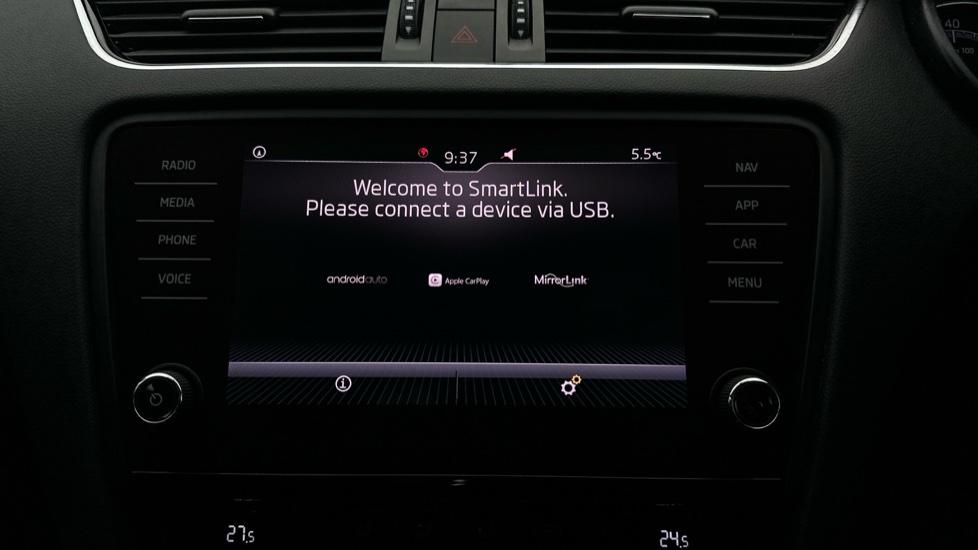 Apple Car Play & Android Auto