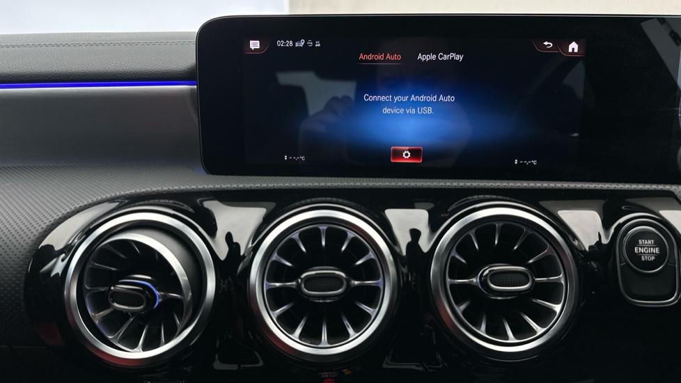 Apple Car Play & Android Auto