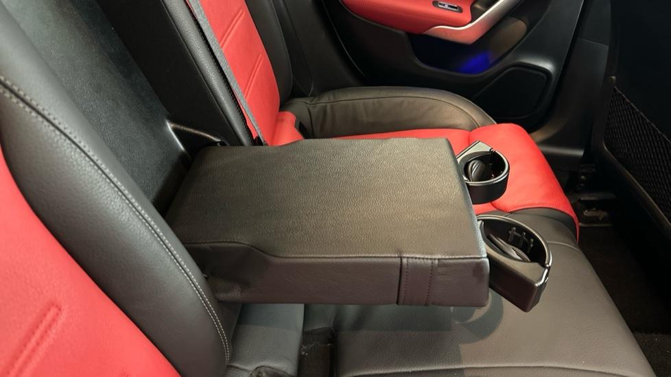 Rear Armrest/ Cup Holder