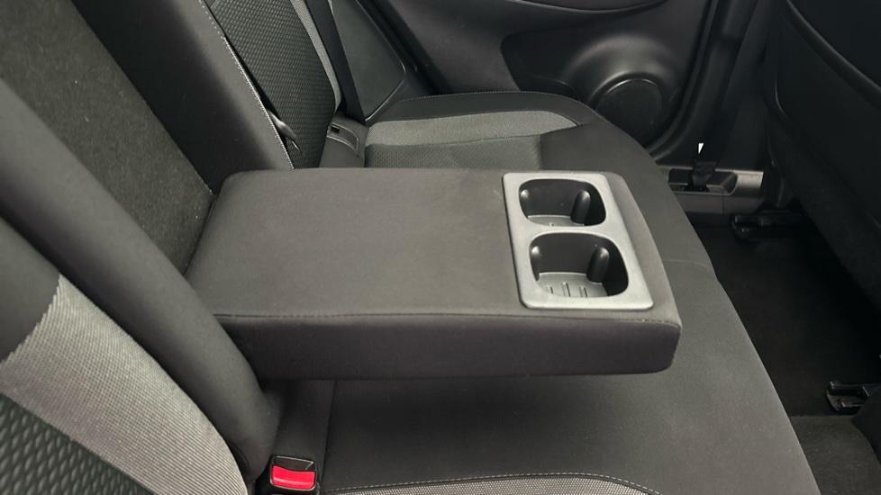 Rear Armrest/ Cup Holder