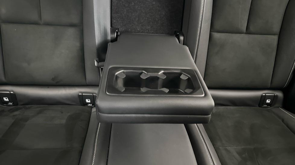 Rear Armrest/ Cup Holder