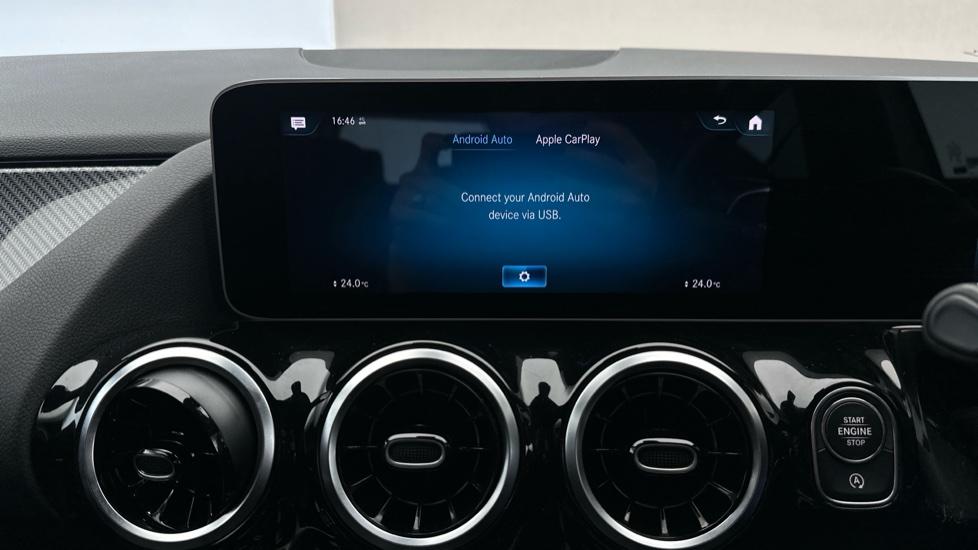 Apple Car Play & Android Auto