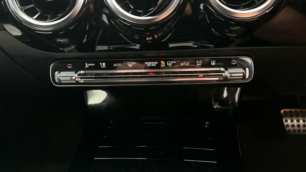 Dual Climate Control / Air Conditioning 