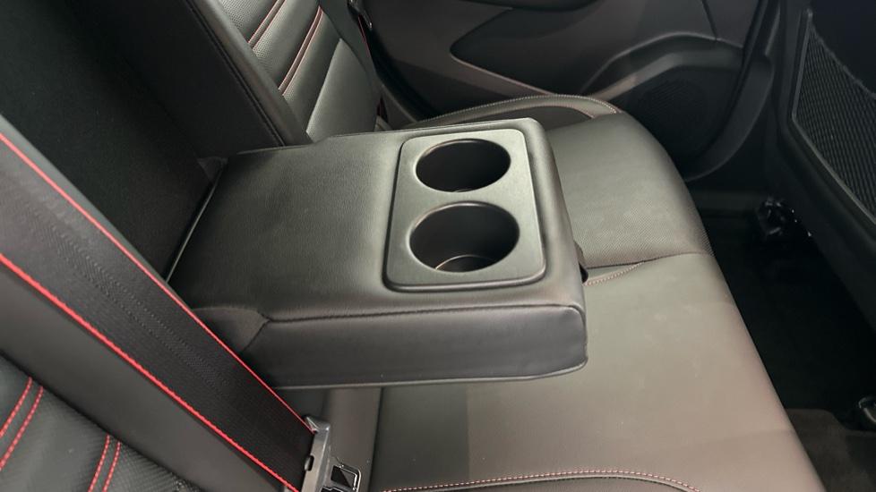 Rear Armrest/ Cup Holder