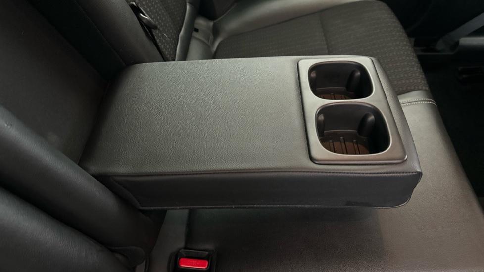 Rear Armrest/ Cup Holder