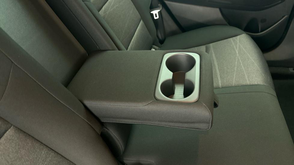 Rear Armrest/ Cup Holder