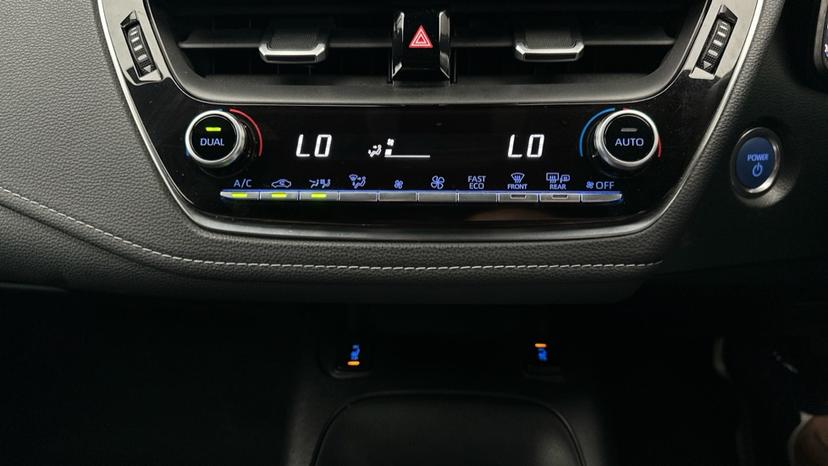 Air Conditioning /Dual Climate Control