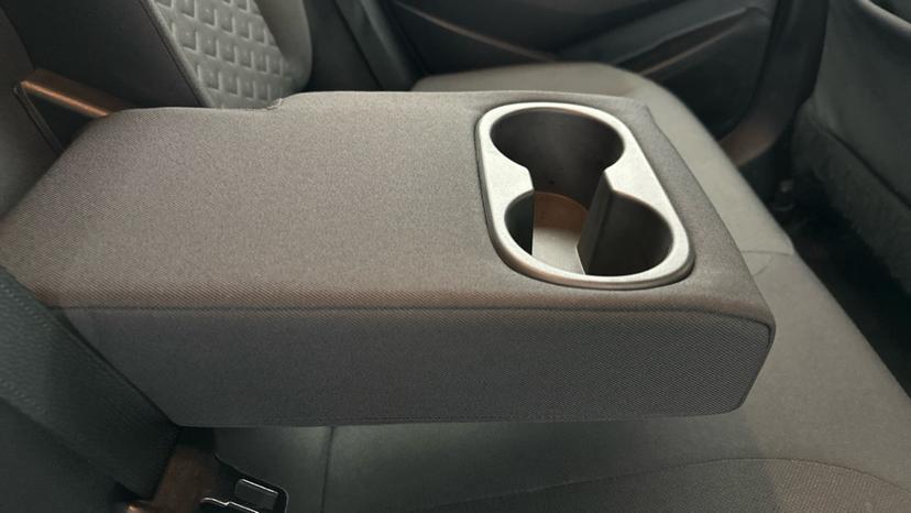 Rear Armrest/ Cup Holder