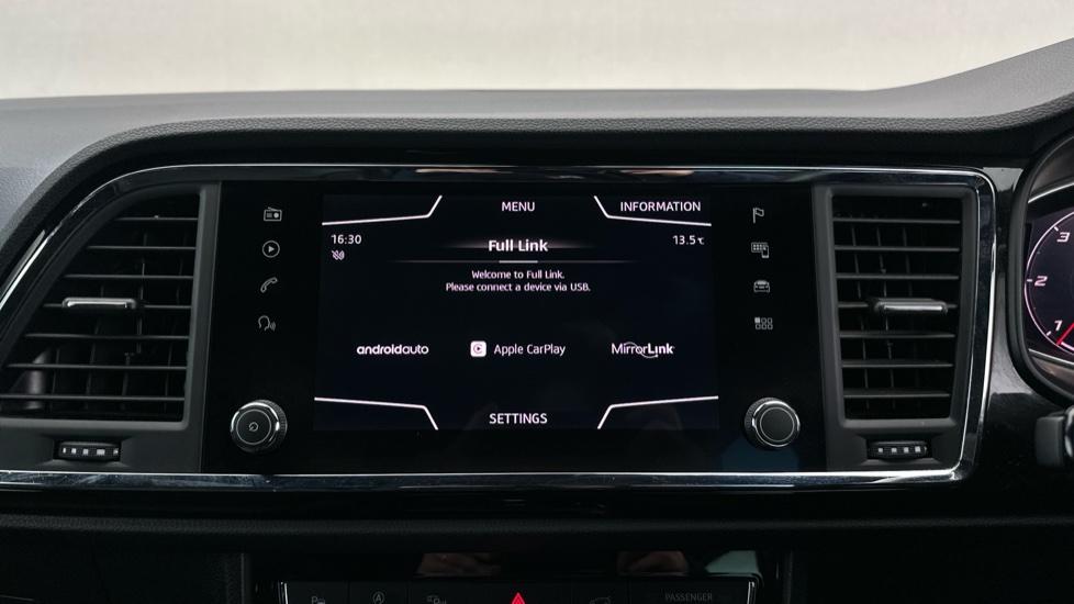 Apple Car Play & Android Auto