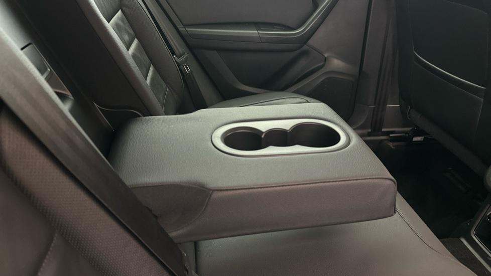 Rear Armrest/ Cup Holder