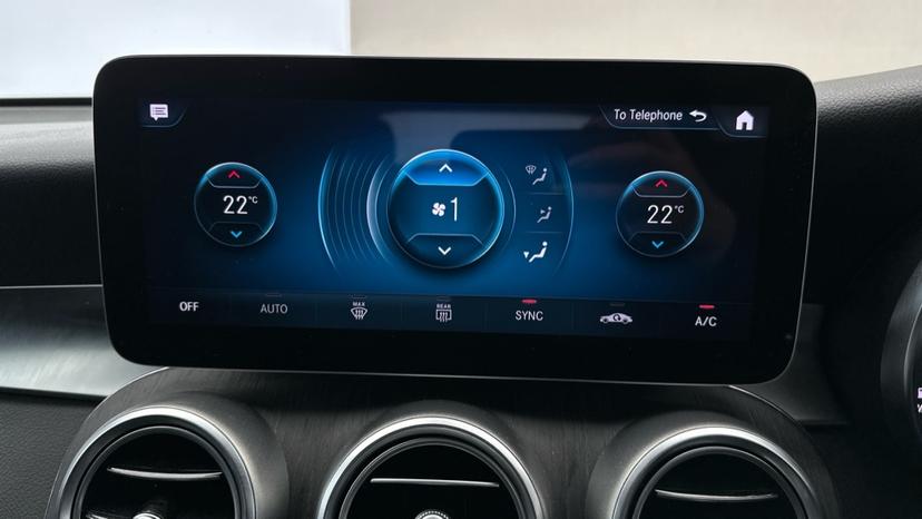 Dual Climate Control  / Air Conditioning 