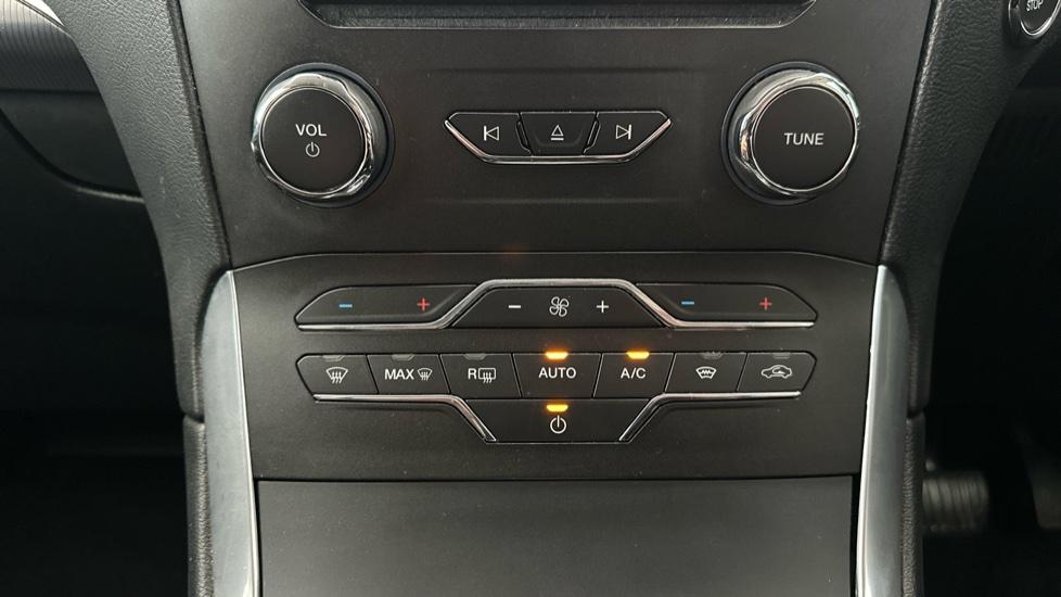 Air Conditioning /Dual Climate Control 