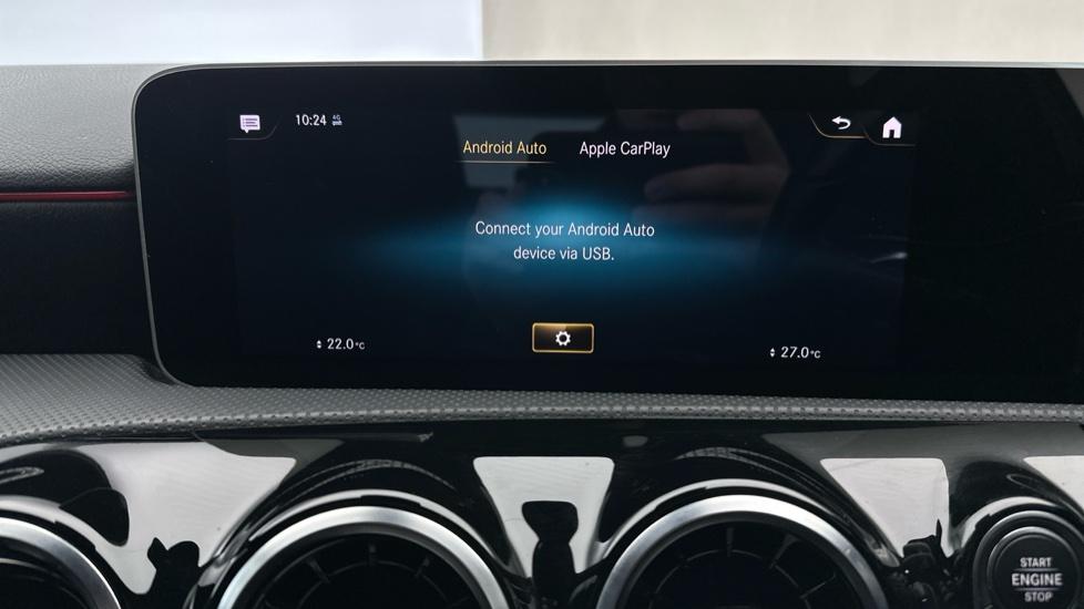 Apple Car Play & Android Auto