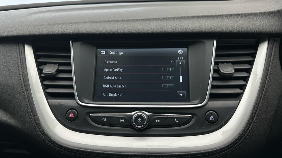 Apple Car Play & Android Auto