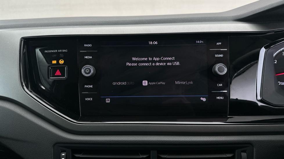 Apple Car Play & Android Auto