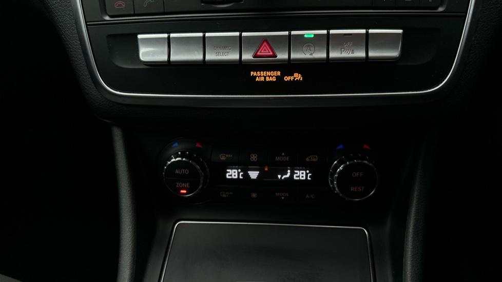 Air Conditioning /Dual Climate Control /Auto Stop/Start 