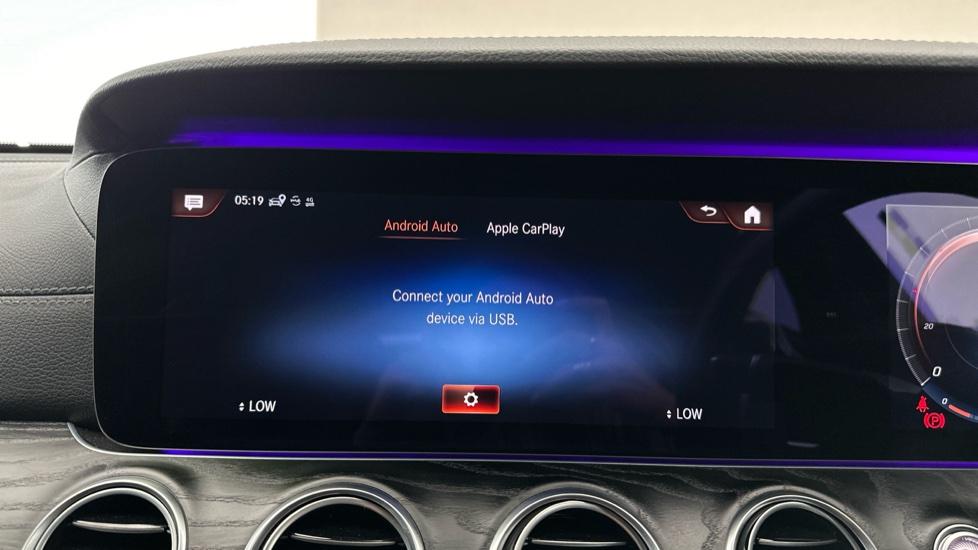 Apple Car Play & Android Auto