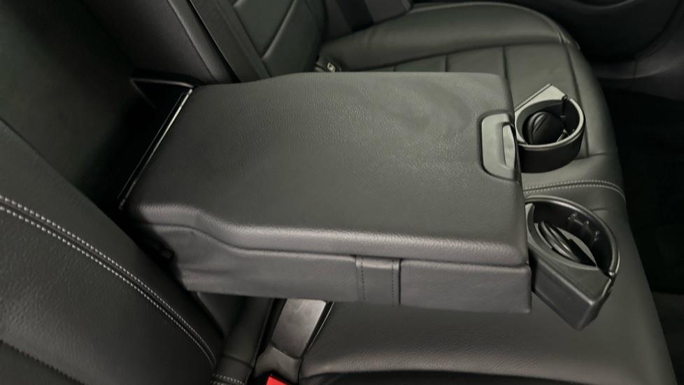 Rear Armrest/ Cup Holder