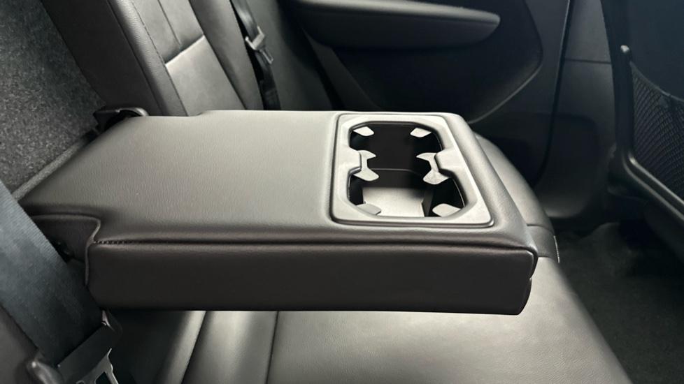 Rear Armrest/ Cup Holder