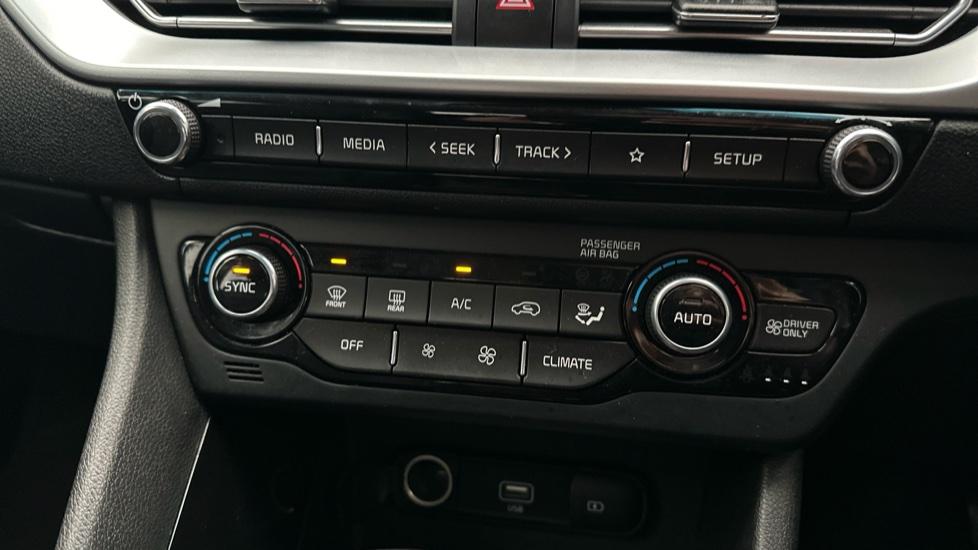 Air Conditioning /Dual Climate Control 