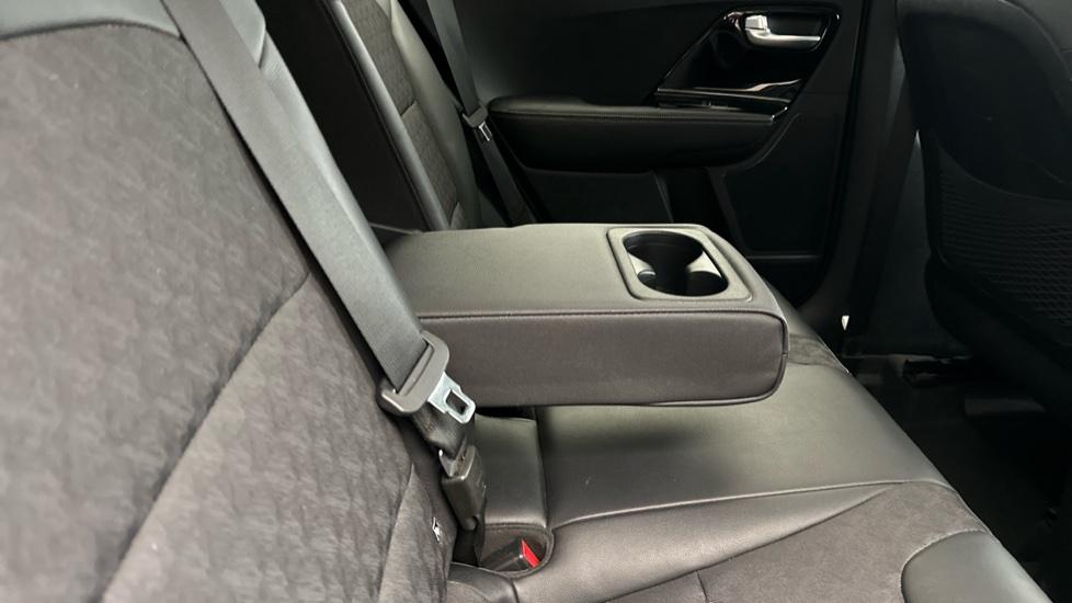 Rear Armrest/ Cup Holder